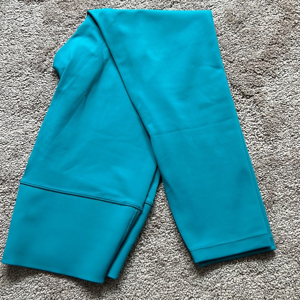 Carbon 38 Diamond Compression. Teal. Size M. 7/8 length, height waist.